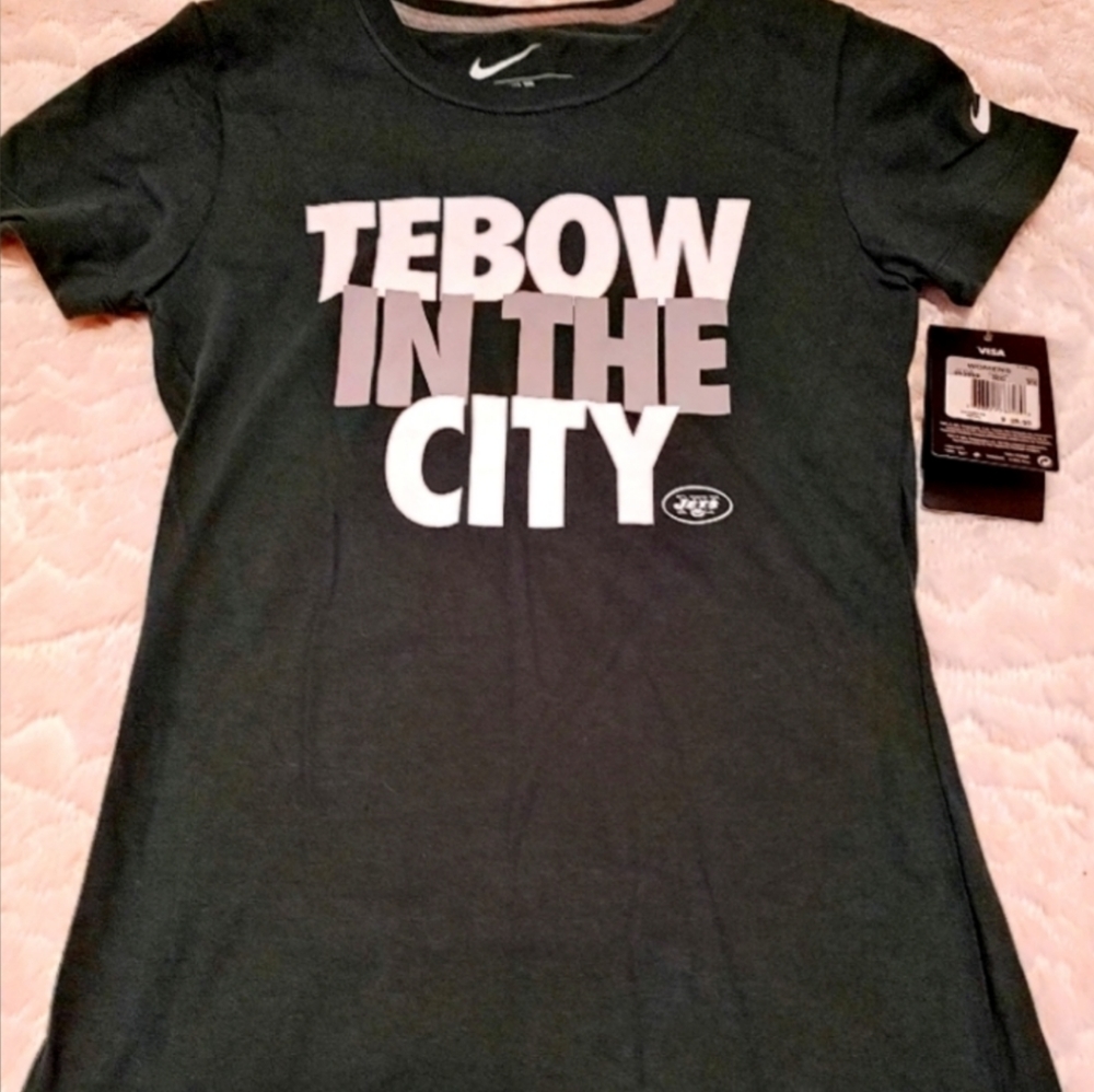 NFL team apparel Tebow in the city tee